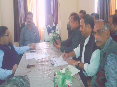 Duty on edible oil market traders protested by