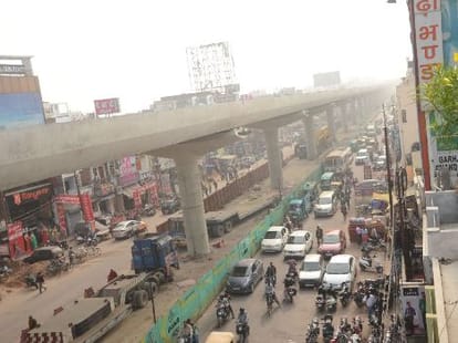 Polluted air of Lucknow.