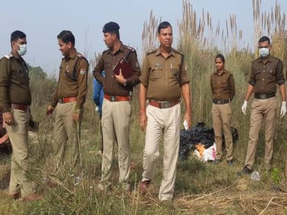dead body of son and mother found in sitarganj.