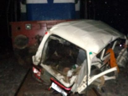 Jharkhand: train hit the jeep, 13 killed