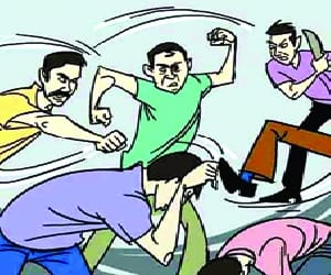 Clicks sticks in electoral rivalry
