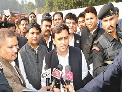 CM akhilesh takes action against careless lift engineers