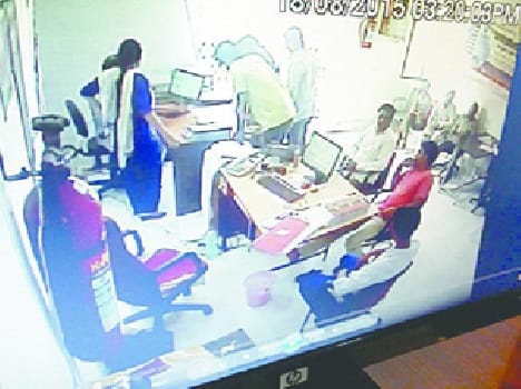 four scammers arrest