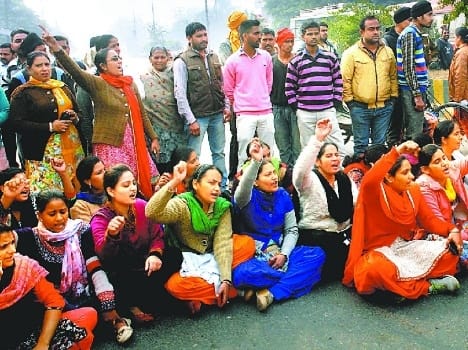 amritsar, nursing, staff, against, government, protest