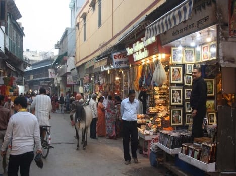 support of overtaking of banke bihari temple