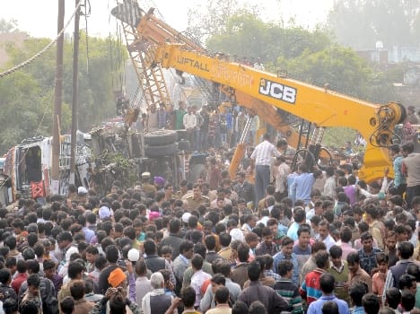 Tire bursts in pond Murng full truck crashes