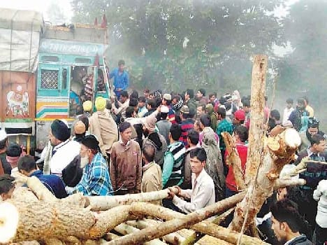 two dead in road accident