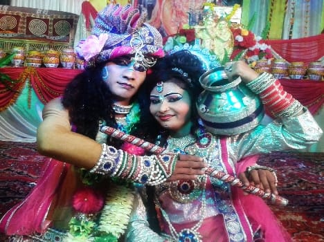 My hair pastimes of Krishna tableau of the listener spellbound