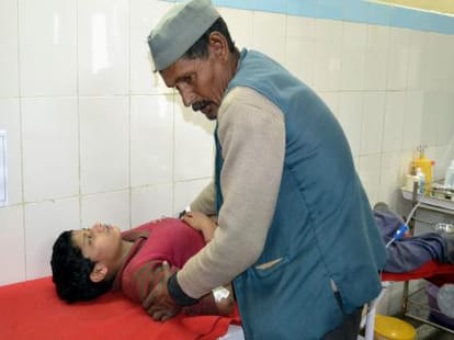 ruchi and vijaya came in hospital, strange disease to sister.