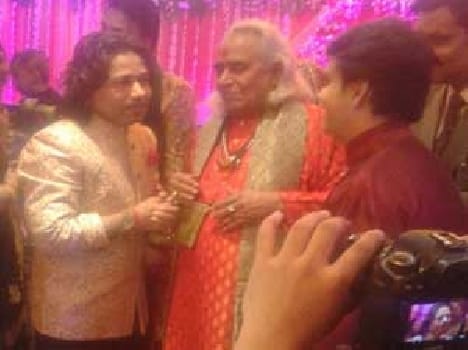 Singer Kailash Kher reached Kashi, music pilgrimage bow to