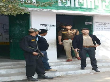 76 percent voting in final phase