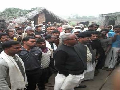 Former MP met to Rampur victims