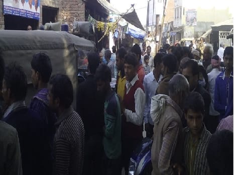  The villagers have laid siege to the police station