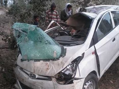 accident in three cars one died, 12 injured