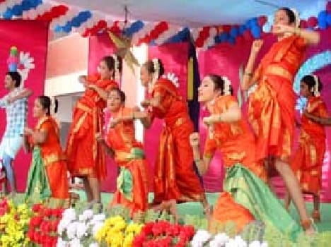Mahua children dancing was praised