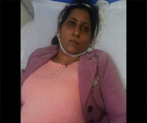 on road attack on female media person