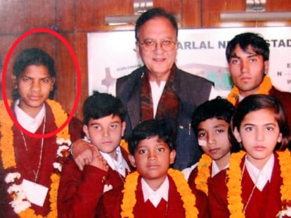 national bravery awardee living in bad condition.