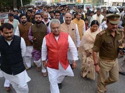 UP BJP demands to dismiss UP govt.