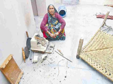 Police then broken havoc on mahuashala