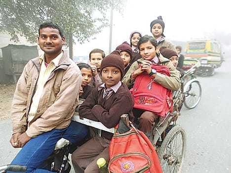 Fog handed life, traffic chaos
