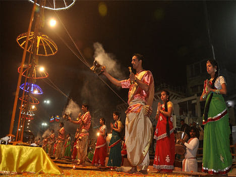 narendra modi and shinzo abe attend ganga aarti today in varanasi