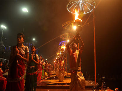 narendra modi and shinzo abe attend ganga aarti today in varanasi