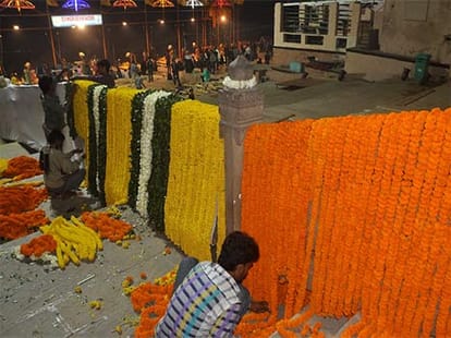 narendra modi and shinzo abe attend ganga aarti today in varanasi