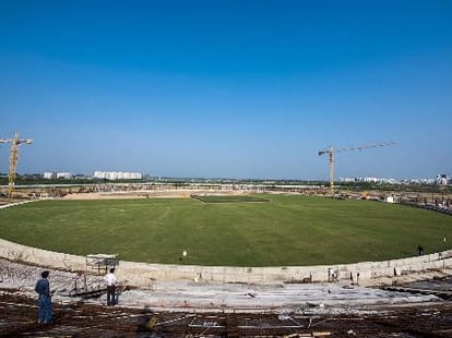 Gavaskar and Raina to open cricket academy in Lucknow.