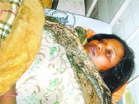 saloon owner lady brutally beated after vulgurly teasing