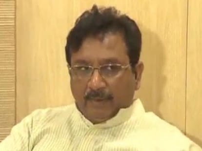 Minister in MP seek 10 rupee for Selfie