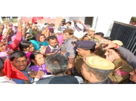 shoved between police and labour