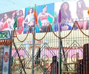 Girl dance in sonpur mela for become a doctor