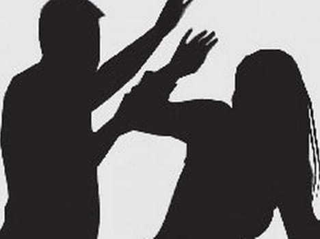 tourist beaten up a woman on mall road shimla.