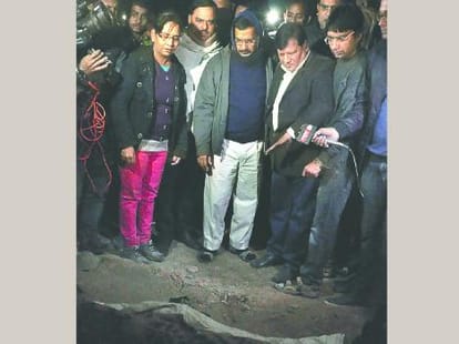 AAP government policy,  apartment for slums in one lakh 42 thousand