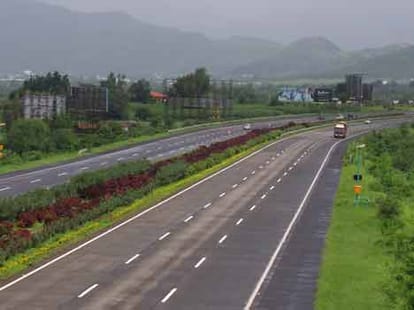21 thousand km road will be constructed on pak and china border