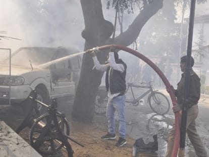 Violence bacause of Panchayat election in Sultanpur.