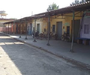 dc order to demolise shops
