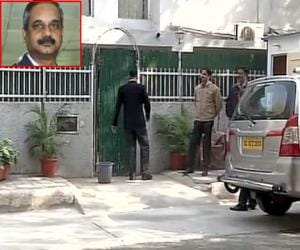 cbi raids cm kejriwals office, reason unknown