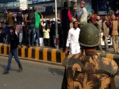 Women protest at dm office