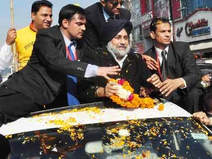 ambulance stuck in sukhbir badal road show jam, patient dead