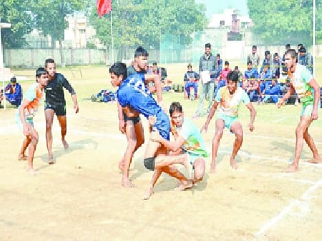 Opposing team grounds the dashed