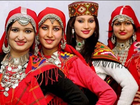 manali winter queen prize money rupee one lakh.