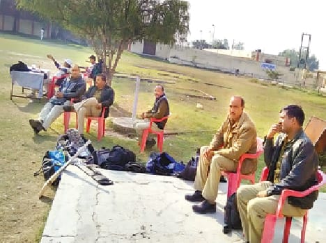 Miscreants stopped cricket league match