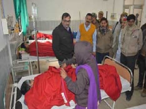 Cooker exploded , injuring five people