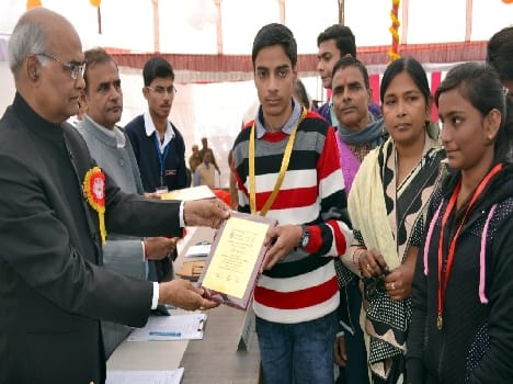 More than four hundred brilliant honored