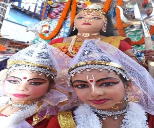 Hats off to the immortal martyrs of the country's theater