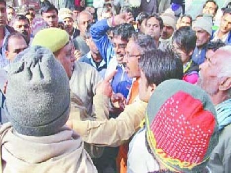 Teenager police cordon to recover