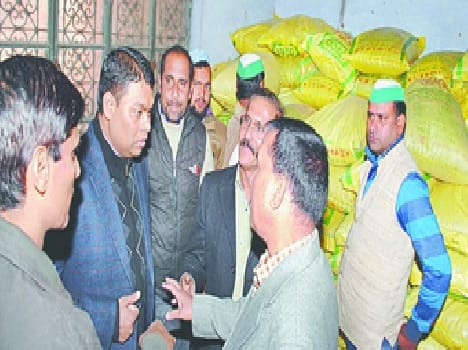 found fake fertilizer in sarkari shop