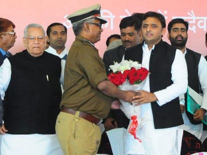 akhilesh inaugurates dial 100 service