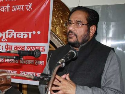 Atul Anjan speaks against state and central govt.